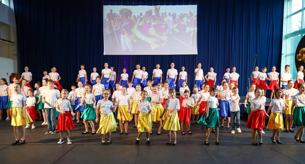 Edukacja, Talentów „Czworki” gości dużych małych - zdjęcie, fotografia