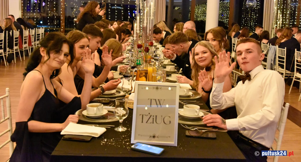 Społeczeństwo, Pomiędzy polonezem schabowym - zdjęcie, fotografia