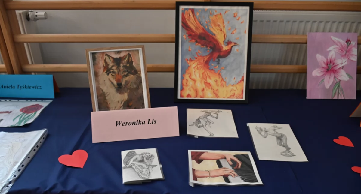 Szkoły średnie , Świat emocji wystawa uczniów pułtuskiej „Skardze” - zdjęcie, fotografia