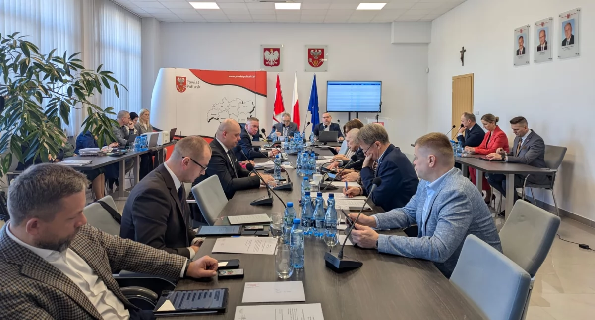 W polityce, Ważna sesja powiatu relacja żywo aktualizowana - zdjęcie, fotografia