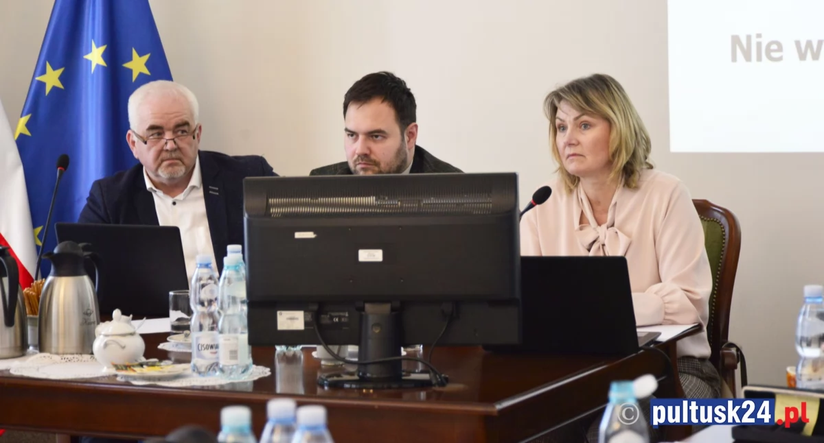 W polityce, Kolejne zmiany samorządzie ostre oświadczenie Beaty Bielińskiej - zdjęcie, fotografia