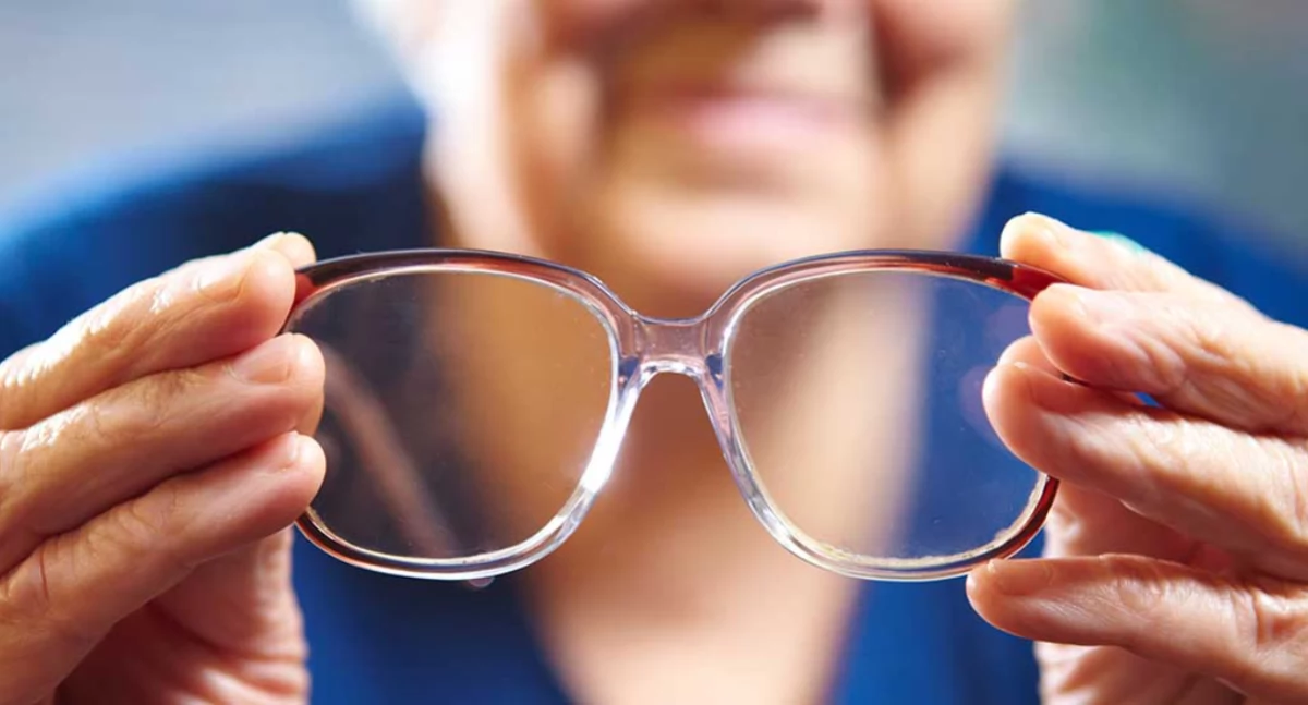Artykuł zewnętrzny, zaćma oznaczać koniec dobrego widzenia - zdjęcie, fotografia