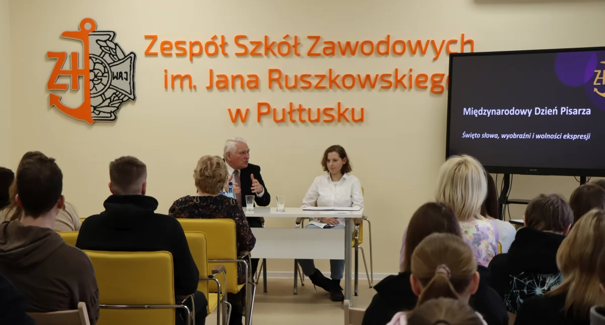 Edukacja, pokolenia jedna pasja Międzynarodowy Dzień Pisarza Ruszkowskim - zdjęcie, fotografia