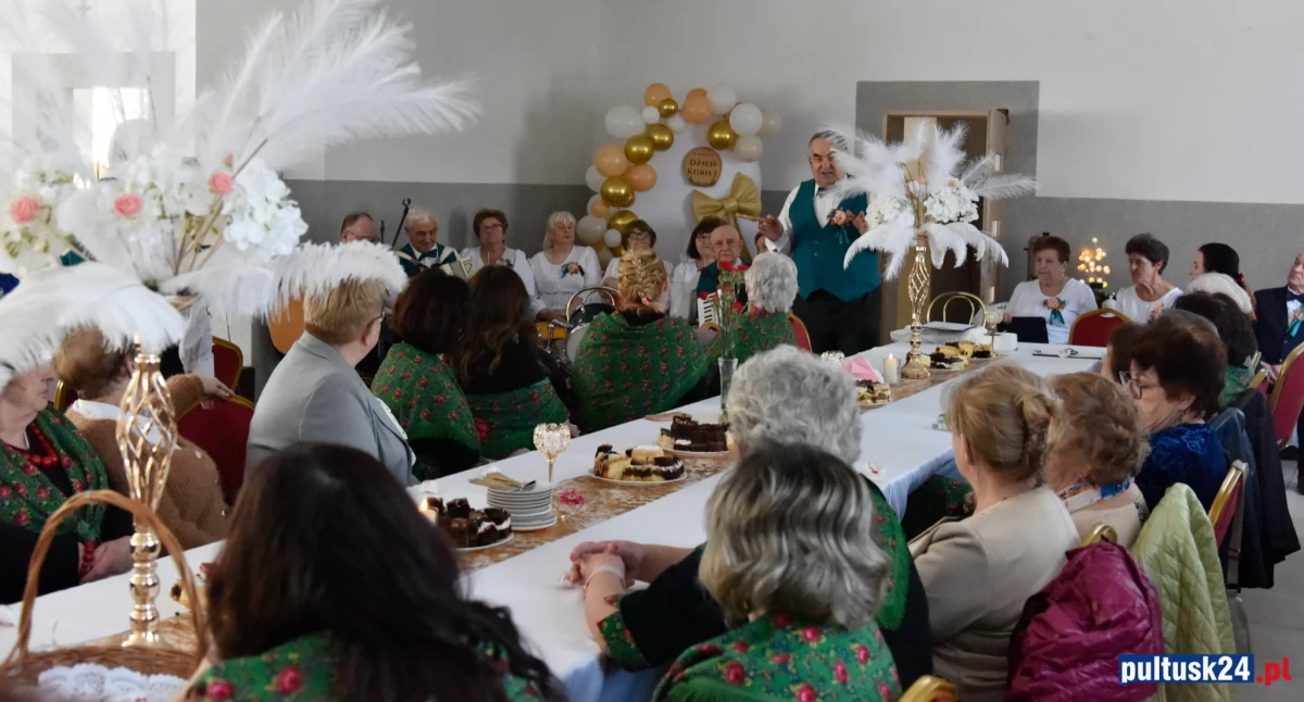 Ludzie, Dzień Kobiet Dziarskimi - zdjęcie, fotografia