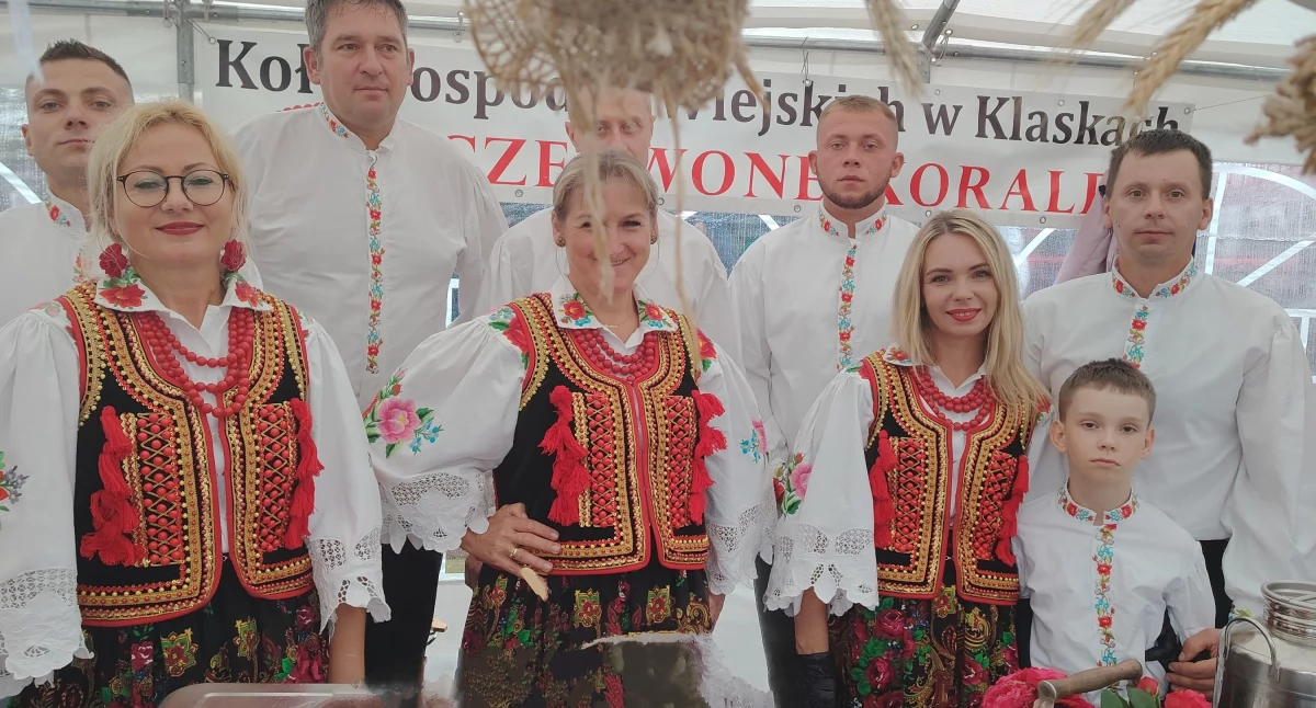 Tradycja, kręci!  Czyli spotkania Kołami Gospodyń Wiejskich! PUŁTUSKIEJ GAZETY POWIATOWEJ - zdjęcie, fotografia