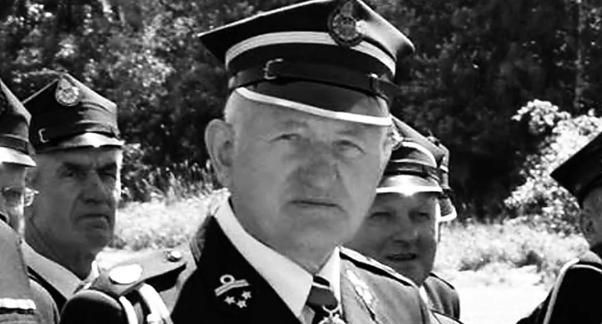 Ludzie, Odszedł wieczną służbę - zdjęcie, fotografia