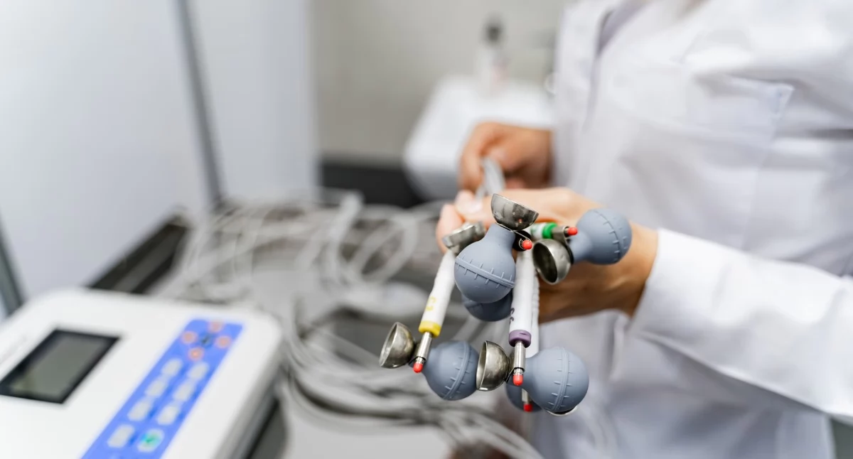 Zdrowie, obciąć pieniądze leczenie specjalistów Ekspert kolejki jeszcze urosną  - zdjęcie, fotografia