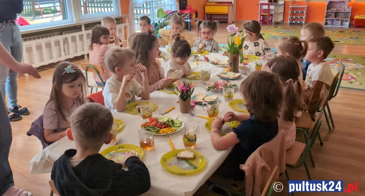 Edukacja inna, Przedszkolne kuchnie lupą! Sprawdzamy jedzą przedszkolaki! Zaczynamy Czwórki - zdjęcie, fotografia