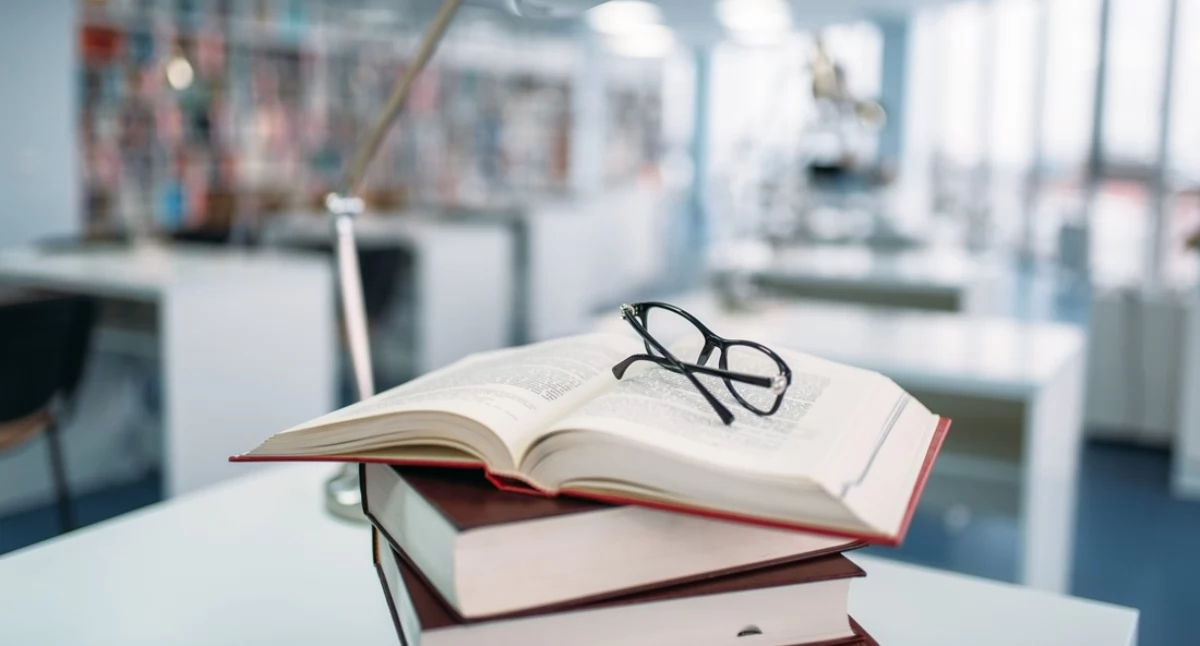 Artykuł zewnętrzny, wybrać studia które zagwarantują stabilną przyszłość - zdjęcie, fotografia