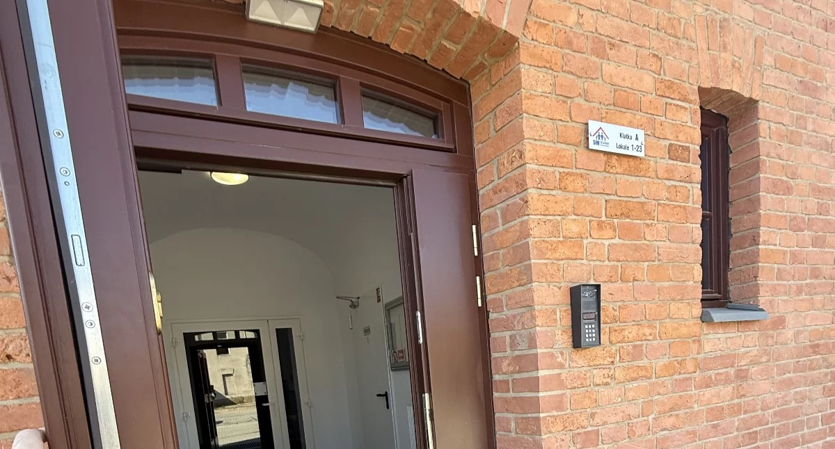 Miasto, Burmistrz Pułtuska powołała komisję zadaniem przejęcie przez lokali budynku Tysiąclecia - zdjęcie, fotografia