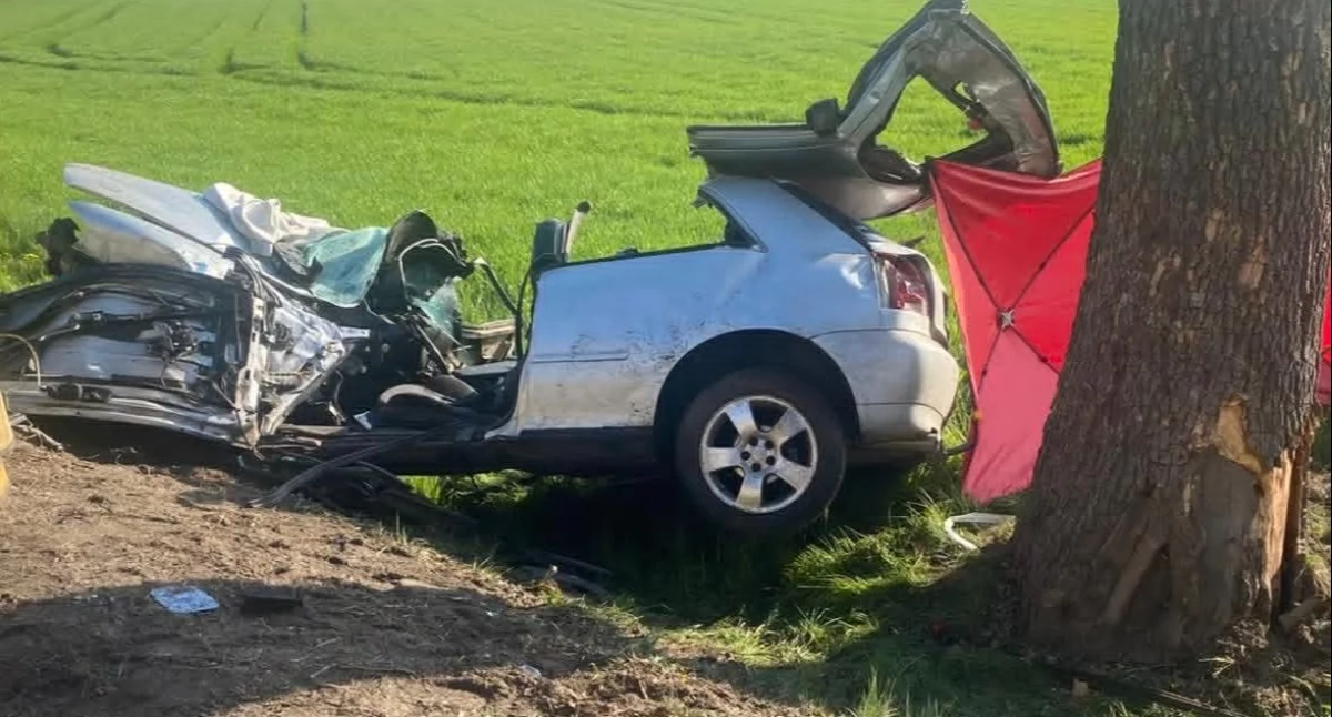 Policja, Tragiczny poranek Przasnyszu Dwóch młodych mężczyzn zginęło - zdjęcie, fotografia