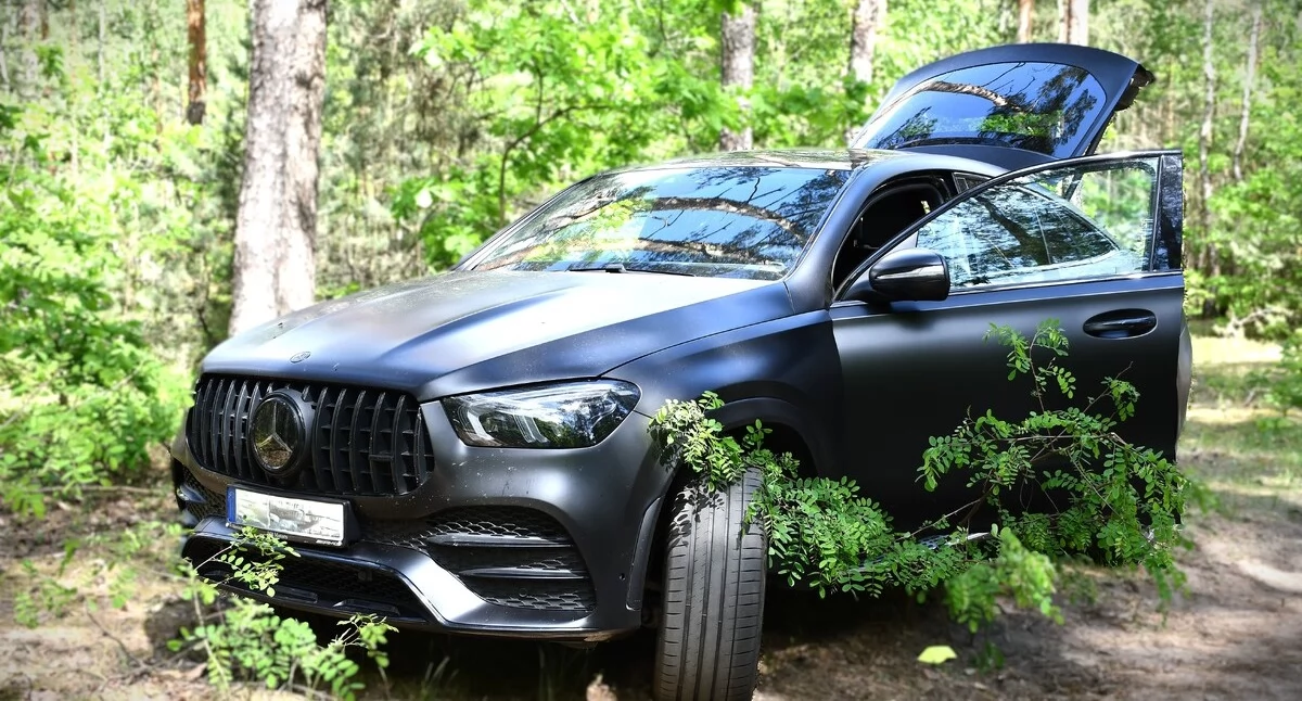 Policja, sąsiadów Zuchwała kradzież Kamieńczyku Mercedes odzyskany godziny - zdjęcie, fotografia