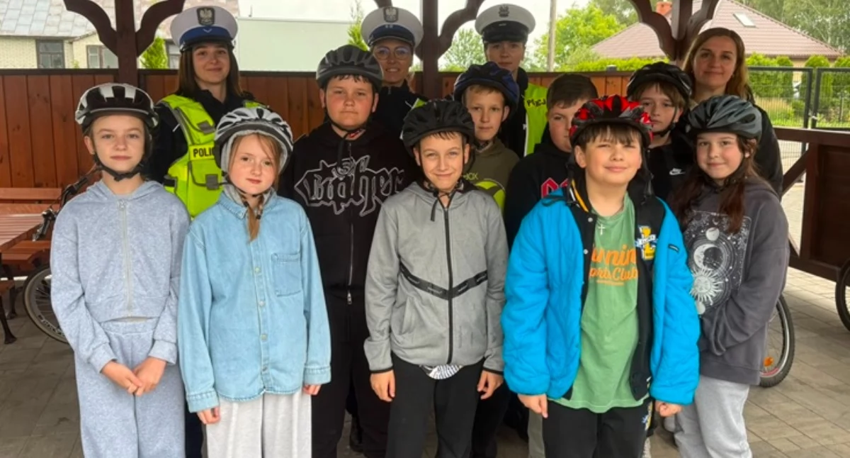 Policja, Uczniowie Płocochowa zdobyli karty rowerowe - zdjęcie, fotografia