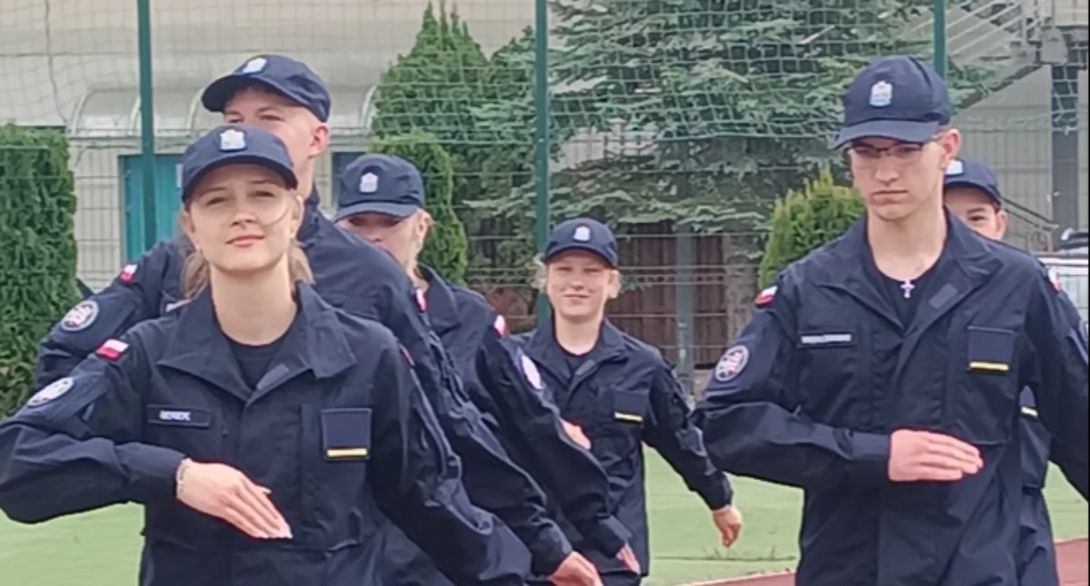Przyszli funkcjonariusze w akcji. Pułtuska młodzież szlifuje formę w mundurach