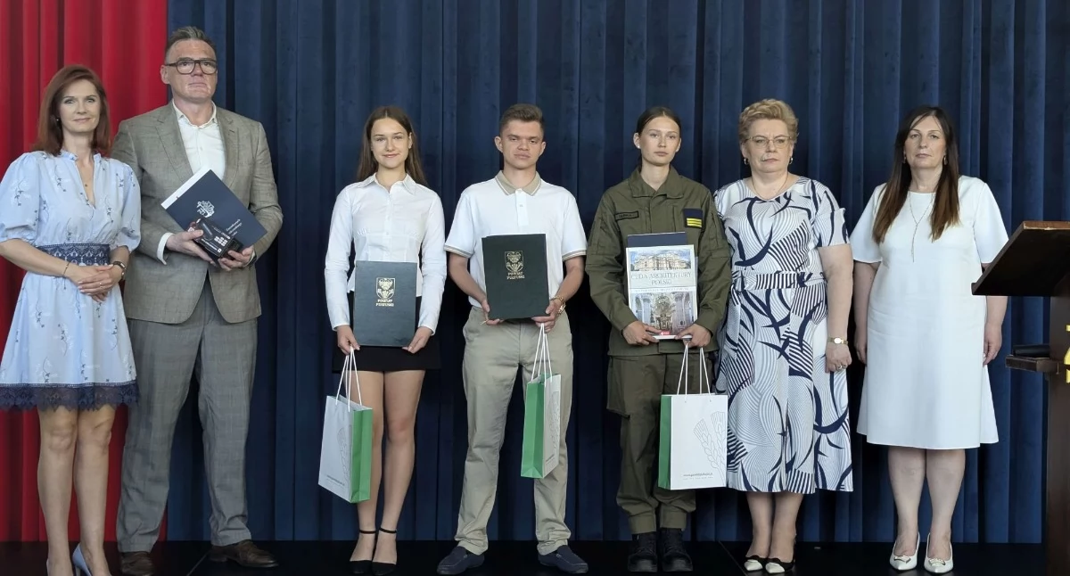 Edukacja, Kierunek WAKACJE! Uroczysty koniec „Ruszkowskim” - zdjęcie, fotografia
