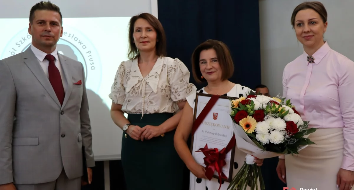 WIADOMOŚCI ZE STAROSTWA POWIATOWEGO, Pożegnanie Dyrektor Bolesława Prusa Doroty Orłowskiej - zdjęcie, fotografia
