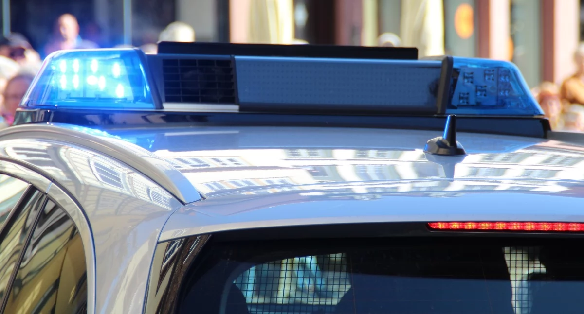 Brutalny atak butelką w Pułtusku. Napastnik trafił do aresztu