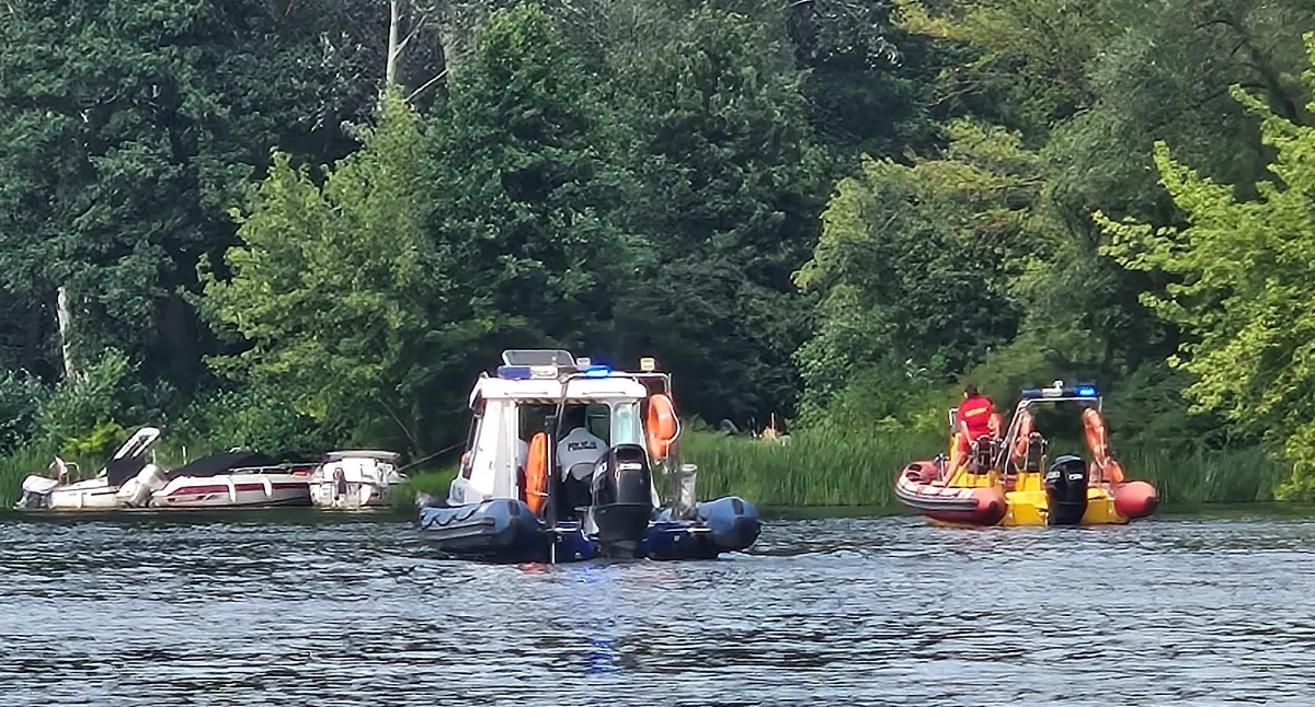 Służby wyłowiły ciało 45-letniego mieszkańca Warszawy, który zaginął w niedzielę pod powierzchnią wody