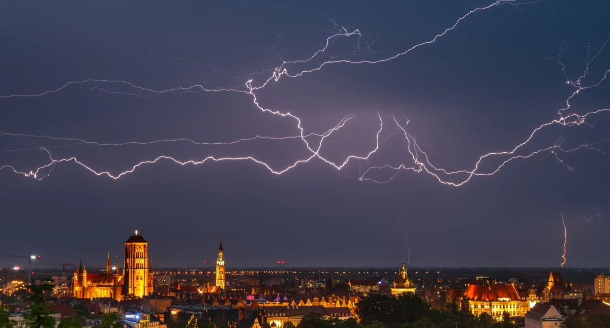 Bezpieczeństwo, robić uderzy piorun Liczy każda sekunda! - zdjęcie, fotografia
