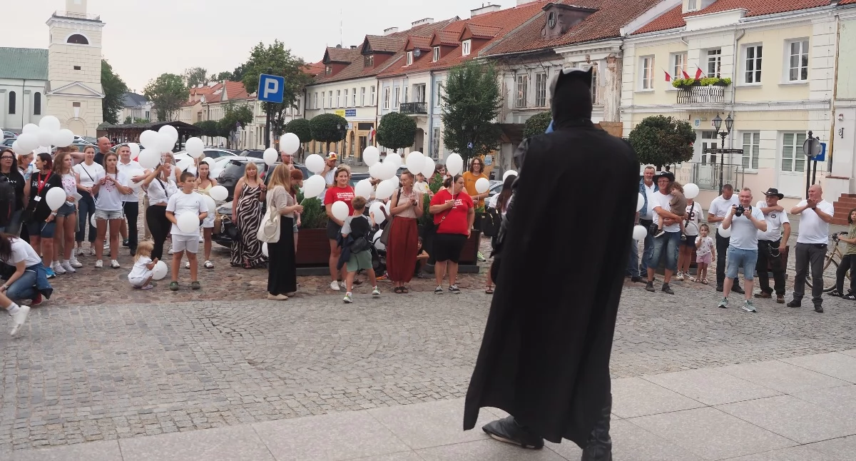 Społeczeństwo, Pułtuski Batman pomagasz chociaż przeszkadzaj - zdjęcie, fotografia