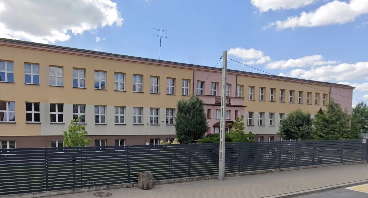 Inwestycje, Gmina ogłosiła przetarg remont piwnic Trójce - zdjęcie, fotografia