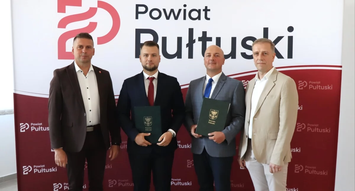 WIADOMOŚCI ZE STAROSTWA POWIATOWEGO, Awanse zawodowe nauczycieli szkół Powiatu Pułtuskiego - zdjęcie, fotografia