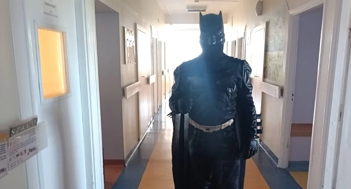 Pomoc, Mroczny Rycerz wielkie serce Pułtuski Batman wraca oddziały dziecięce! - zdjęcie, fotografia