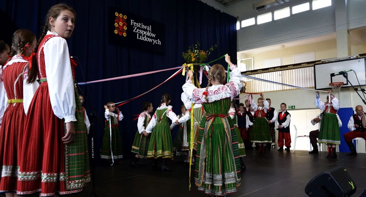 W hołdzie tradycjom Puszczy Białej. Festiwal Zespołów Ludowych po raz pierwszy (oby nie ostatni)