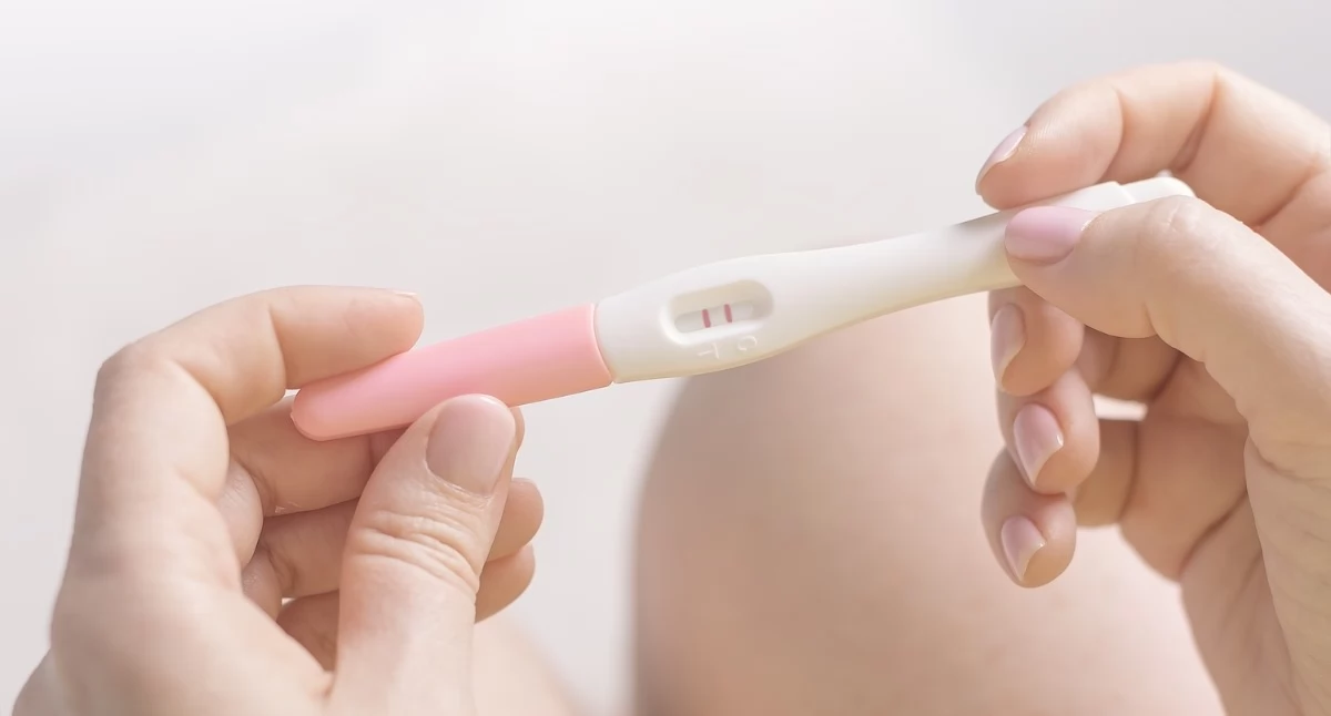 Płytkowy, strumieniowy czy cyfrowy: który test ciążowy wybrać i kiedy go zrobić?