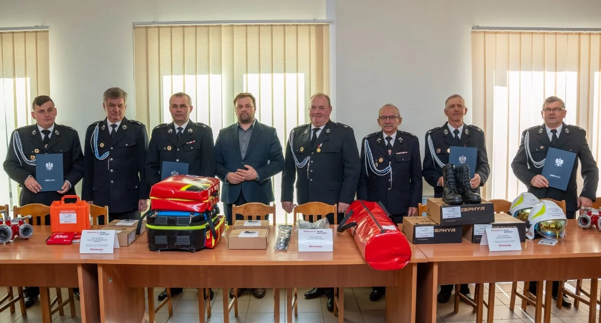 Nowoczesny sprzęt trafił do druhów z gminy Gzy. Ponad 42 tysiące złotych na wsparcie jednostek OSP