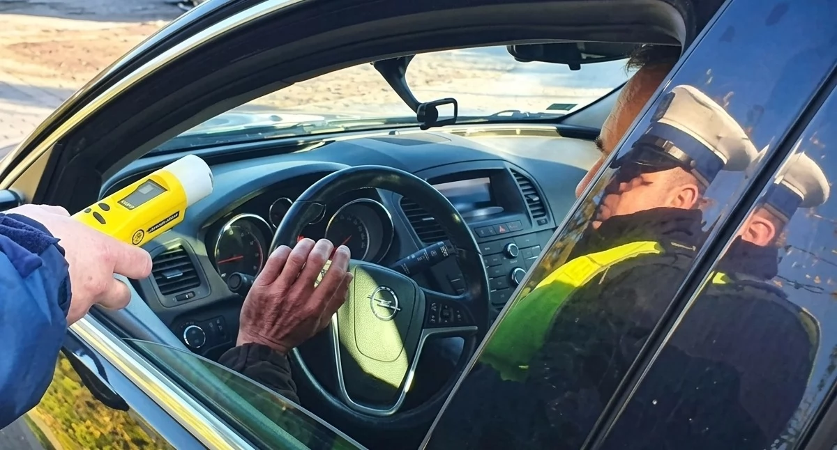 Policja, tragedii pułtuskim Rynku Pijany latek szalał Fordem Mondeo - zdjęcie, fotografia