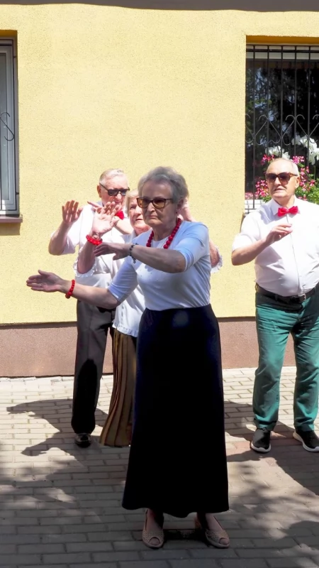 W rodzinnej atmosferze na pikniku w Dziennym Domu Senior+