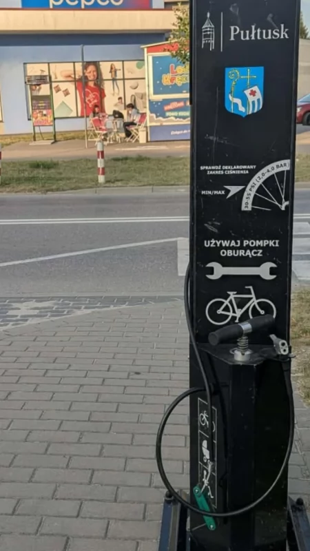 Stacje naprawy rowerów do naprawy – interwencja Czytelnika