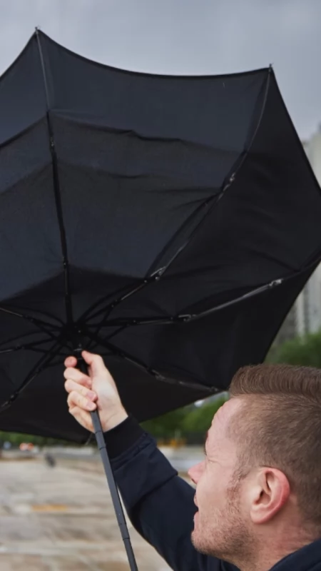 Żółty alert dla powiatu pułtuskiego! IMGW ostrzega przed silnym wiatrem