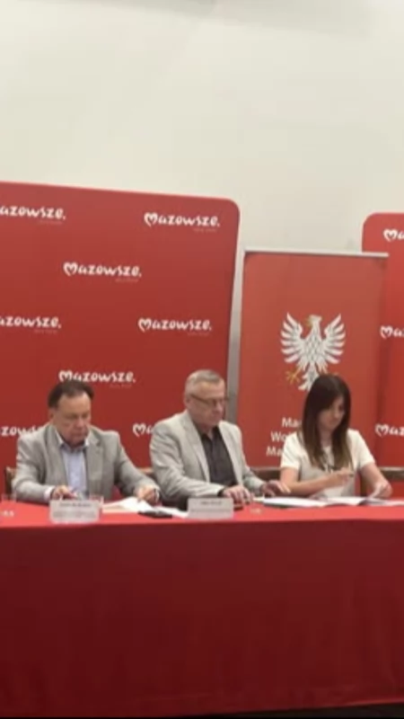 Gmina Pokrzywnica zyska nowoczesne oświetlenie OZE. Podpisano umowę na dofinansowanie