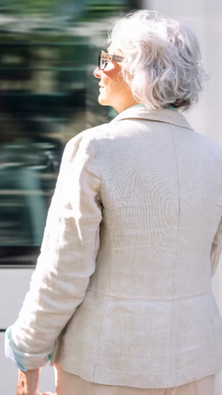 Seniorzy coraz częściej sprzedają domy i przenoszą się do miast