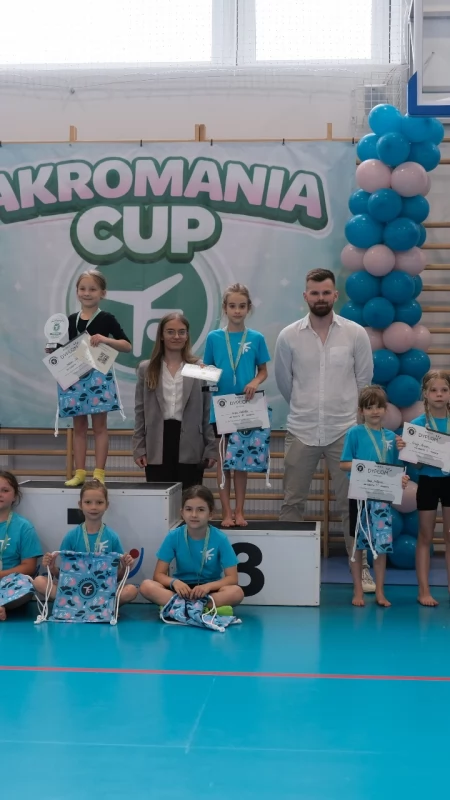 Akrobatyka to szkoła charakteru! Akromania zaprasza do Zator!