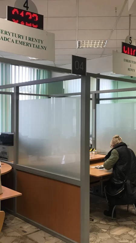 Niższe limity dorabiania dla wcześniejszych emerytów i rencistów! Zmiany od września! 