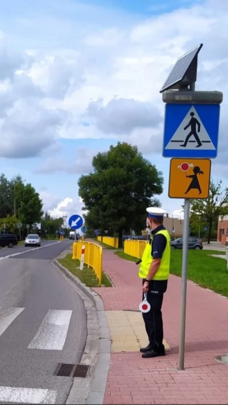 Spadek liczby wypadków, rygorystyczne kontrole autokarów i audyt przed szkołami. Bezpieczniejsze wakacje na Mazowszu