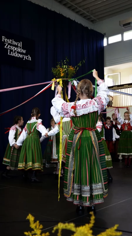 W hołdzie tradycjom Puszczy Białej. Festiwal Zespołów Ludowych po raz pierwszy (oby nie ostatni)