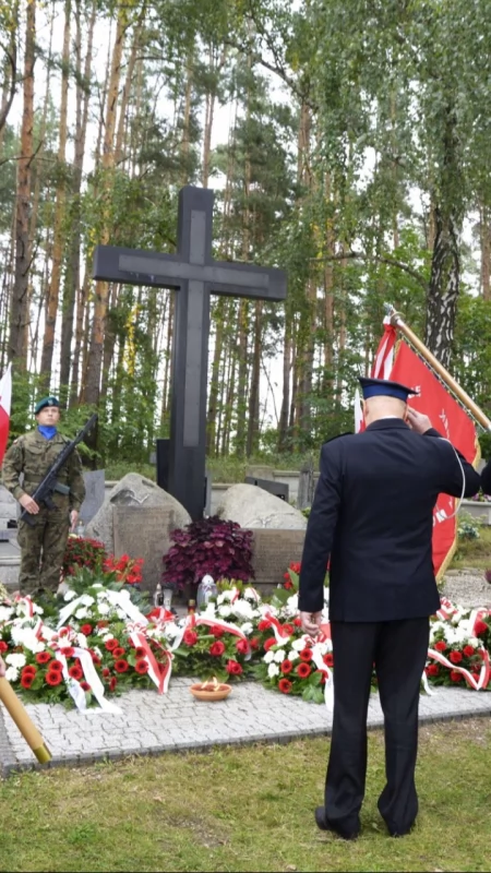 Hołd dla bohaterów znad Narwi. Uroczyste obchody 87. rocznicy walk 5 Pułku Piechoty Legionów w Zambskach Kościelnych