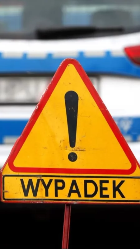 Chwila nieuwagi podczas cofania mogła doprowadzić do tragedii!