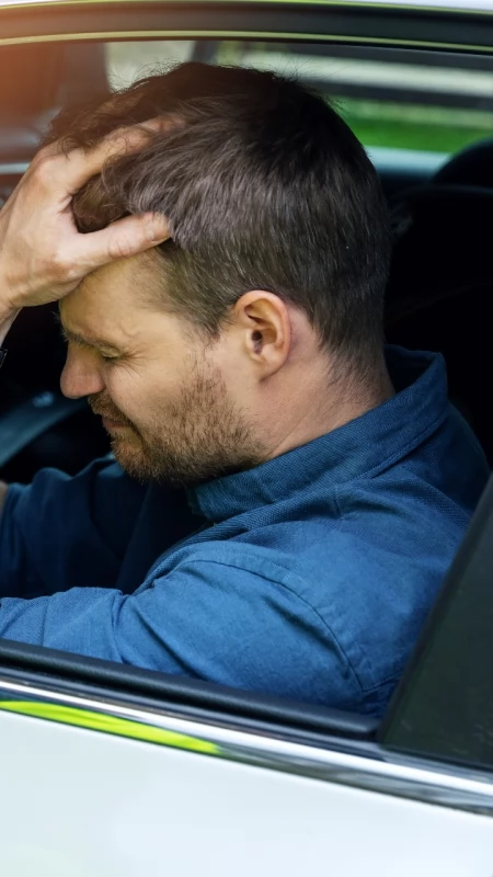 Wpadka na ul. Podkomorzego. Nerwowy kierowca Golfa jechał pod wpływem amfetaminy