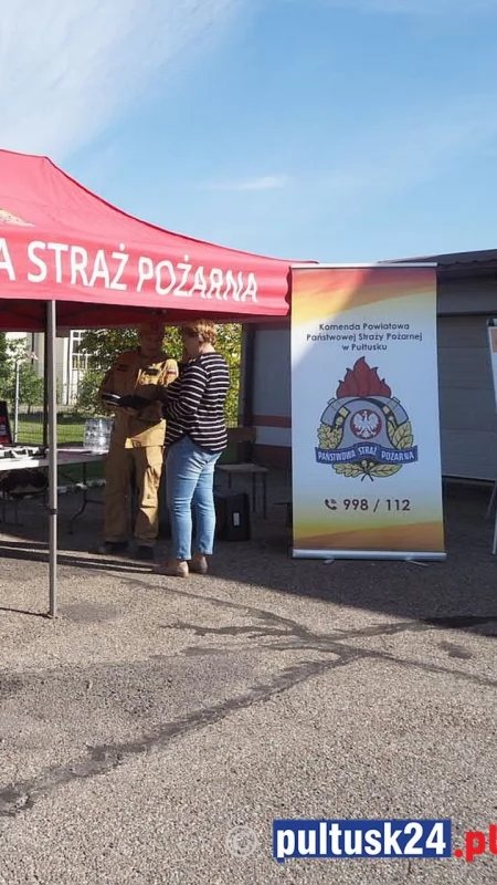 Strażacy szkolą mieszkańców z pierwszej pomocy i bezpieczeństwa – akcja potrwa do godziny 14:00