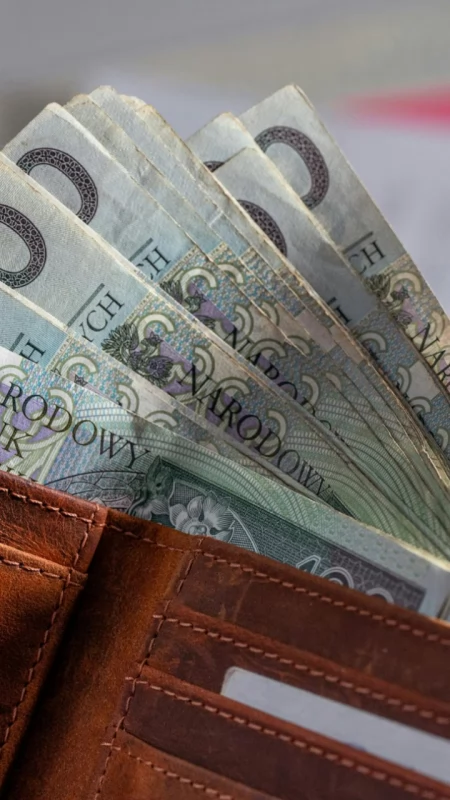 Renta rodzinna. Studenci muszą potwierdzić dalszą naukę