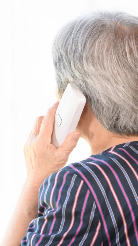 Ku przestrodze. Dramatyczny telefon i walka z czasem. 82-latka z powiatu płońskiego nie dała się nabrać oszustom