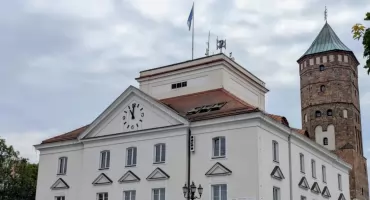 Czy dwukadencyjność wójtów/burmistrzów/prezydentów powinna być zniesiona? Trwają konsultacje społeczne