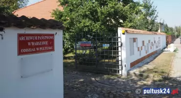 Przy pułtuskim archiwum powstaje ceramiczna mozaika. Najważniejesze na razie owiane tajemnicą...
