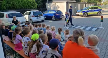 Spotkanie policjantów z pułtuskimi przedszkolakami