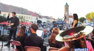 Uroczyste przekazanie pałeczki (batuty)  – Kacper Cendrowski nowym kapelmistrzem orkiestry
